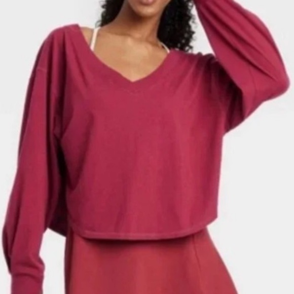 JoyLab Long Sleeve V Neck Boxy Fit Cropped Top Womens Small Cranberry NWT - Picture 1 of 14